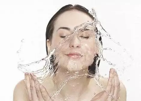 水光解决你的皮肤抑郁症